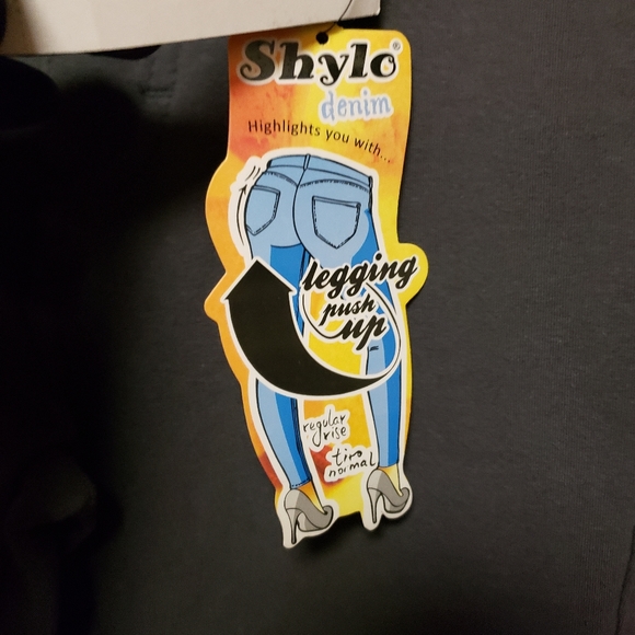 SHYLO DENIM- LEGGINGS PUSH UPS- REG RISE-FORM FITTING-ZIP-BUTTON CLOSURE/S/NWT - Picture 6 of 8